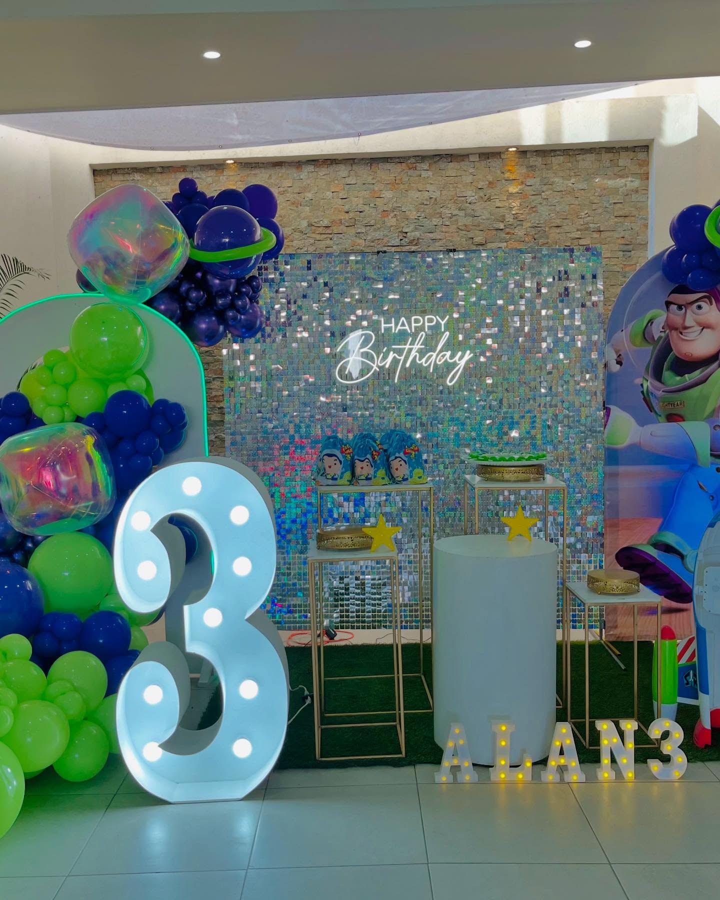 Mesa Candy Bar & Pedestales de Dulces